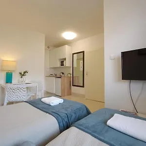 https://lajax-metro-copernicus-center-room-w-privat-bath.warsawhotelspoland.com